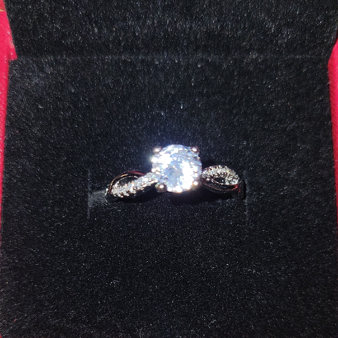 Elegant Silver Moissanite Womens Ring 69$